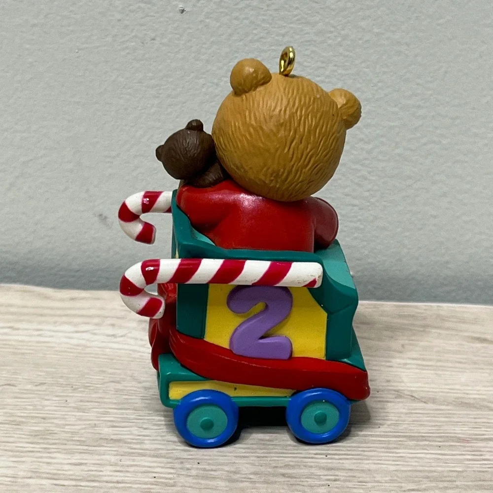 1999 Hallmark Keepsake Ornament Baby's 2nd Christmas Teddy Bear‎ Candy Cane
